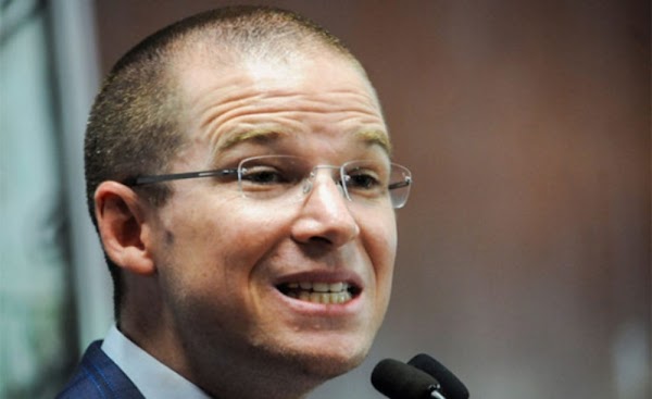 Consulta popular fue un fracaso porque la gente está cansada de este gobierno mediore: Ricardo Anaya Consulta popular fue un fracaso porque la gente está cansada de este gobierno mediore: Ricardo Anaya
