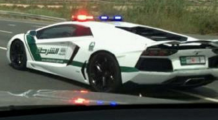 Digital Carauto: Polícia do Dubai adquire Lamborghini Aventador