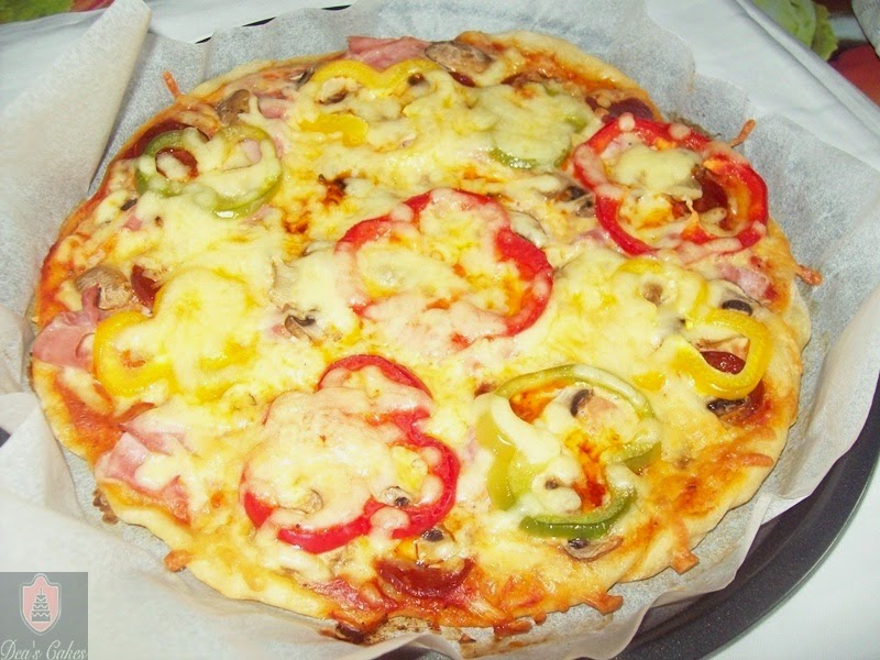 Pizza cu sunca si chorizo- Pizza with ham and chorizo