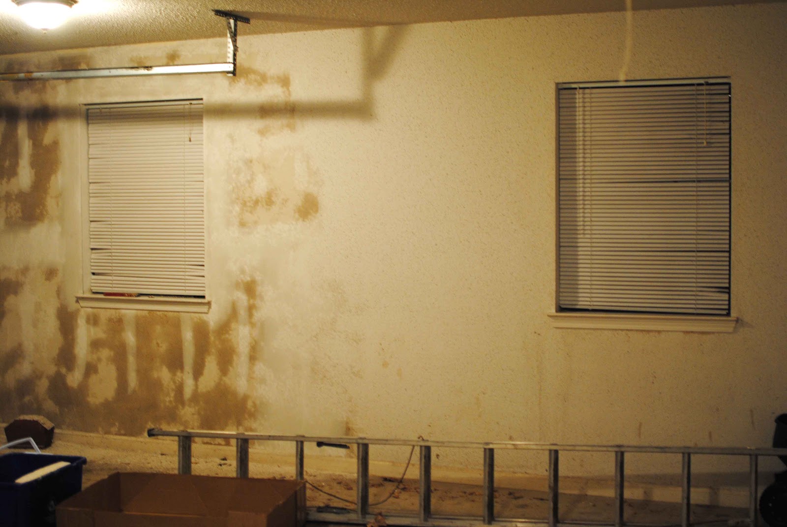 THE NORTHENS How To Remove Popcorn Ceiling & A Garage MakeOver