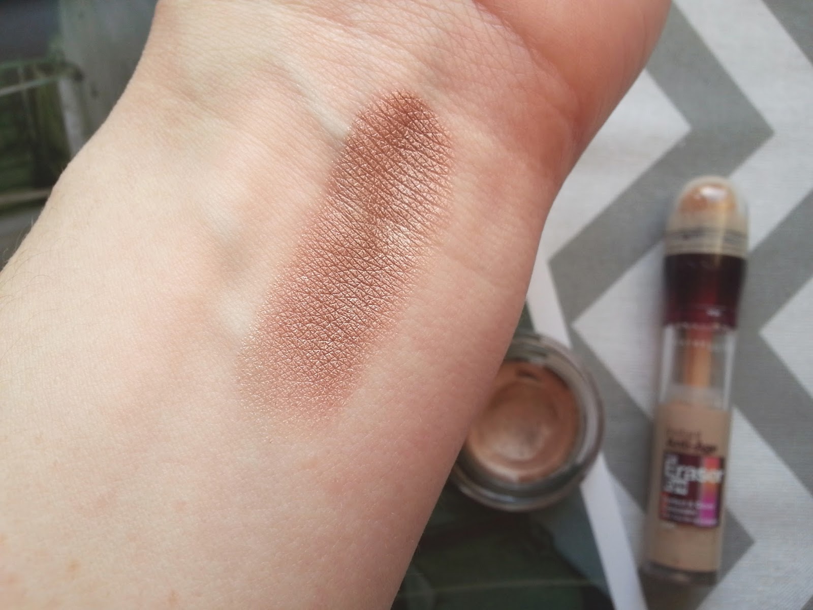 Maybelline On and On Bronze Swatch Review