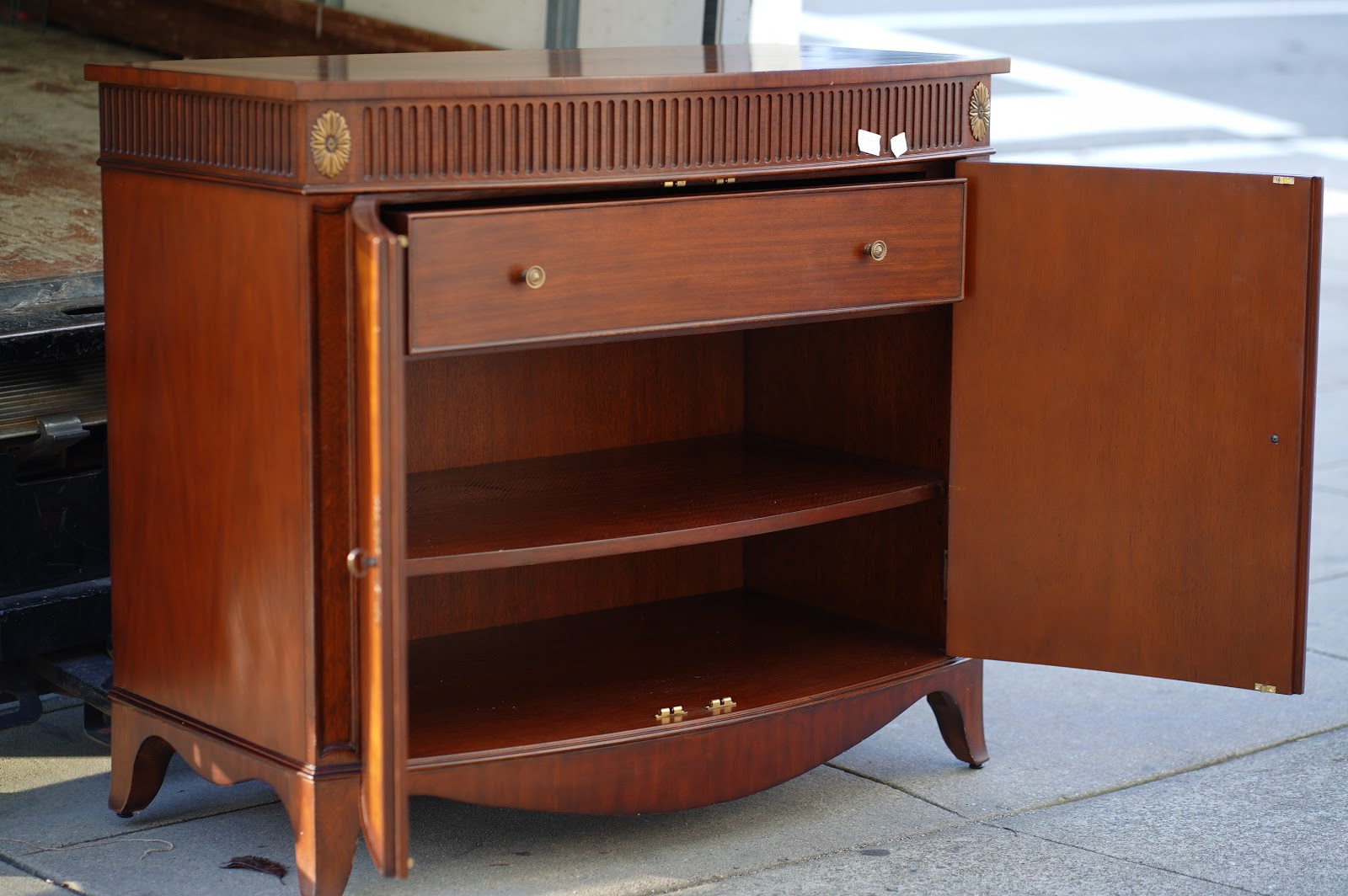 UHURU FURNITURE & COLLECTIBLES **SOLD** 96919 Ethan Allen Bow Front