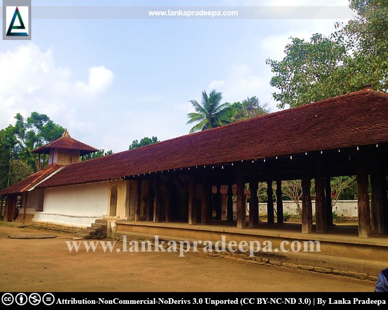 Maha Devalaya consists of five parts; the Garbha, Pirith Kiyana Ge, Antharalaya or Meda Digge, Sandun Kudama and Digge or Hewisi Mandapaya Maha Devalaya consists of five parts; the Garbha, Pirith Kiyana Ge, Antharalaya or Meda Digge, Sandun Kudama and Digge or Hewisi Mandapaya, Embekke, Kandy
