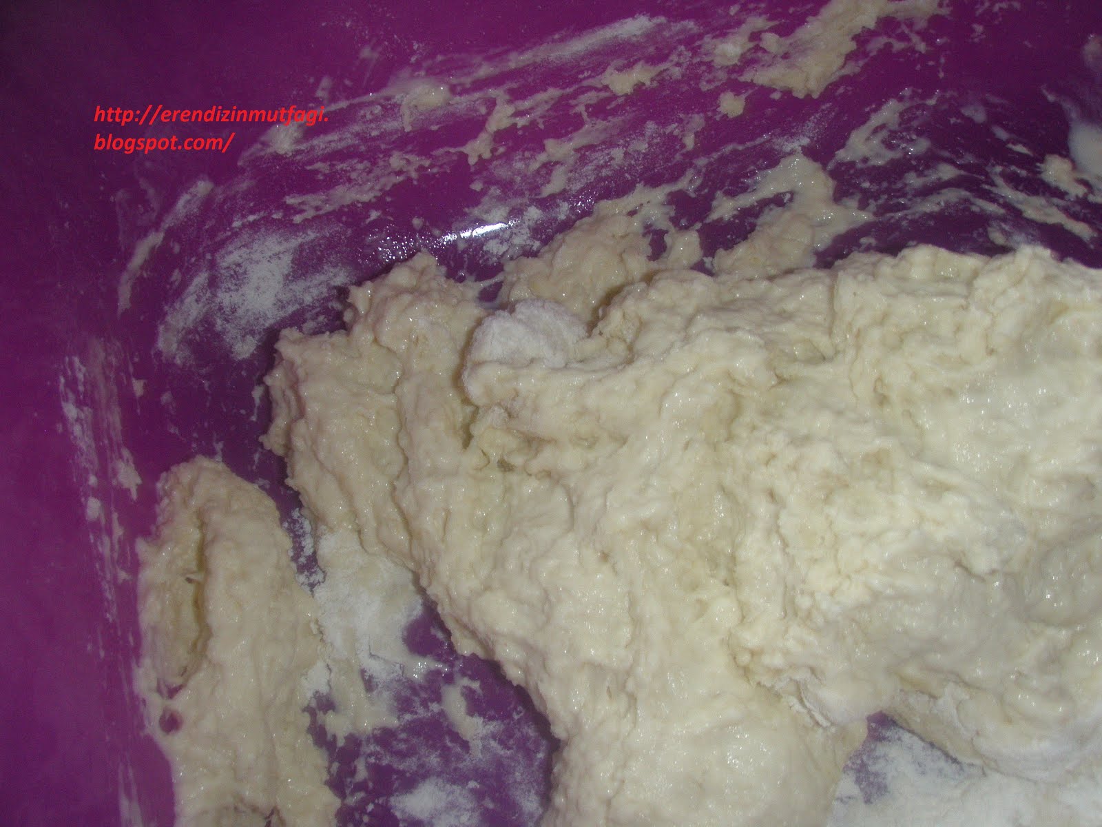 ERENDİZİN MUTFAĞI KATMERLİ POĞAÇA