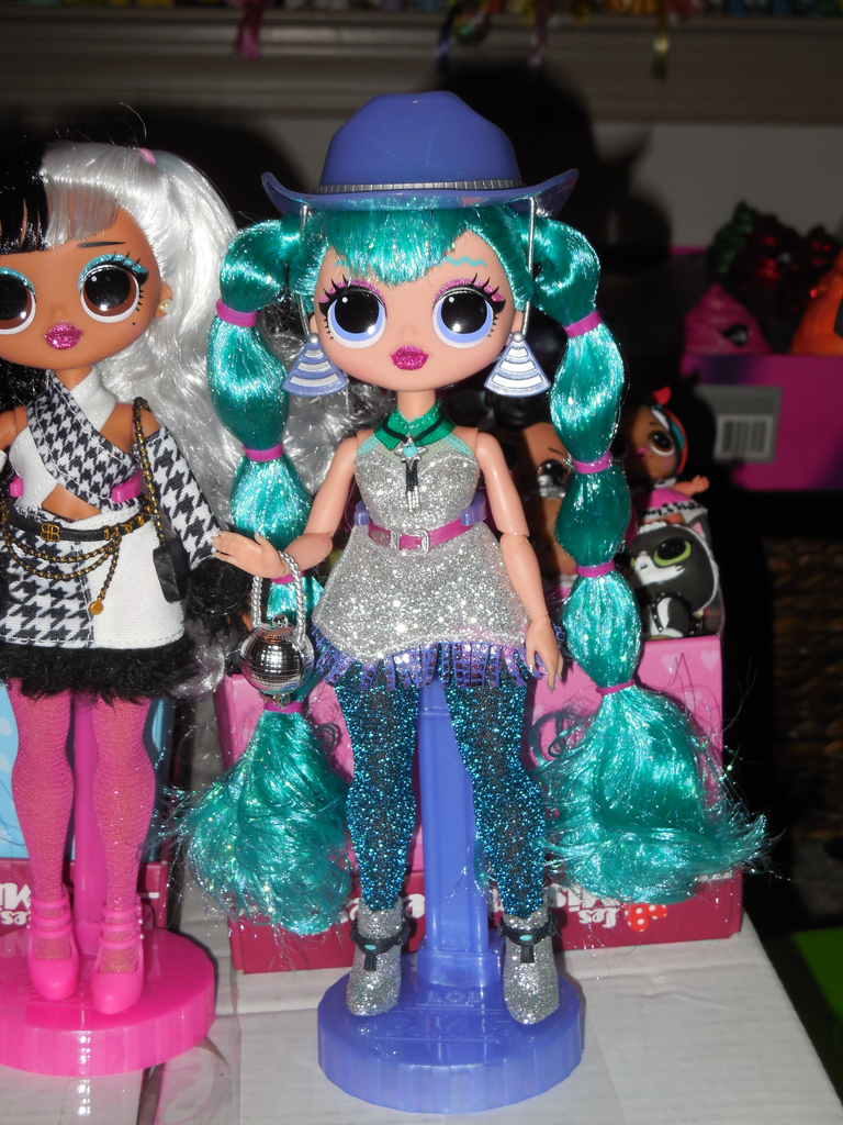 Veni Vidi Dolli Review Lol Omg Winter Disco Cosmic Nova