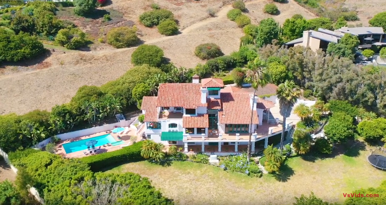 19 Photos vs. 3909 Villa Costera | Malibu - Luxury Home Tour 19 Photos vs. 3909 Villa Costera | Malibu - Luxury Home Tour