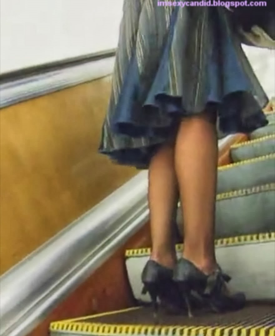 Skirts On Escalator Mega Porn Pics