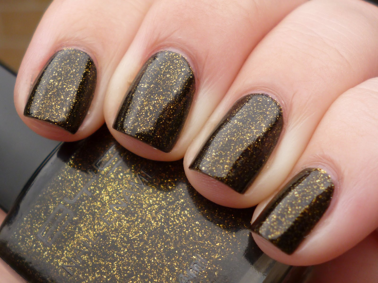 Nail Polish Anon: BYS Black and Gold: Kiwi Olympians