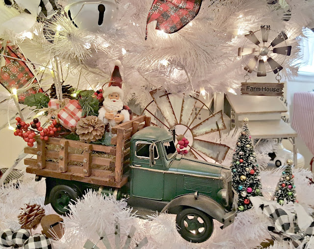 Penny's Vintage Home: Tiered Farmhouse Christmas Tree