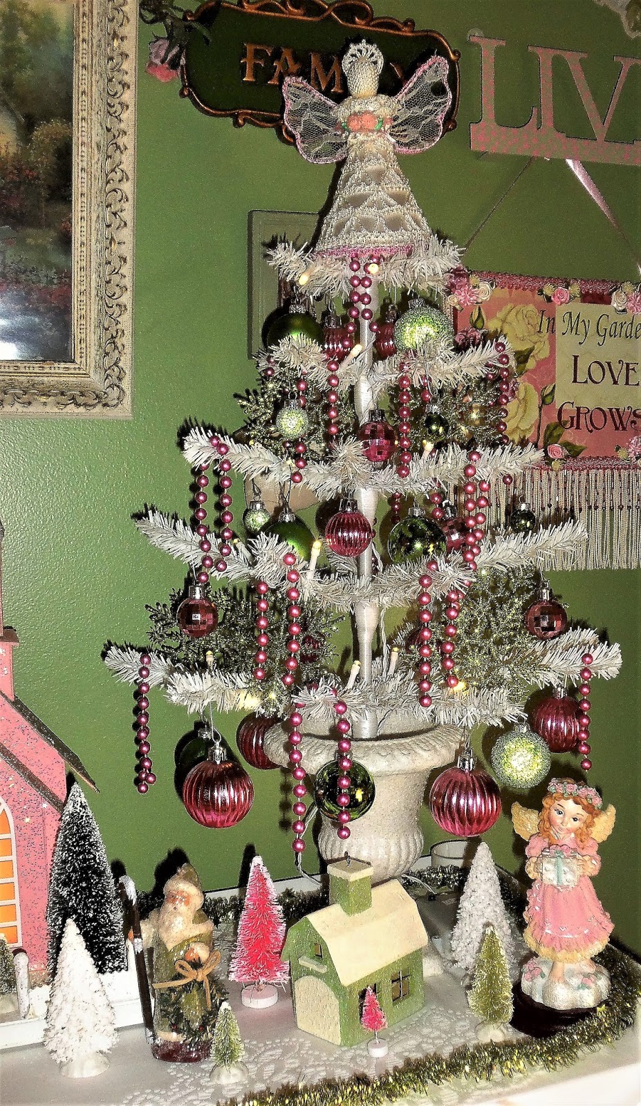 A DEBBIE-DABBLE CHRISTMAS: Craft Room Christmas Decorations, Christmas Home Tour 2016