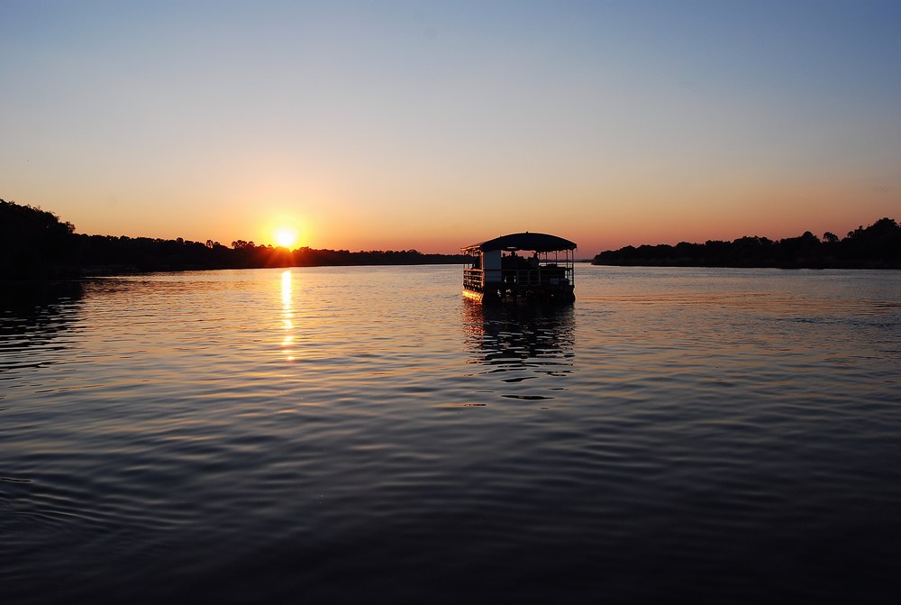 coucher de soleil sur le fleuve Zambèze