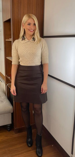 Celebrity Legs and Feet in Tights: Holly Willoughby`s Legs and Feet in ...