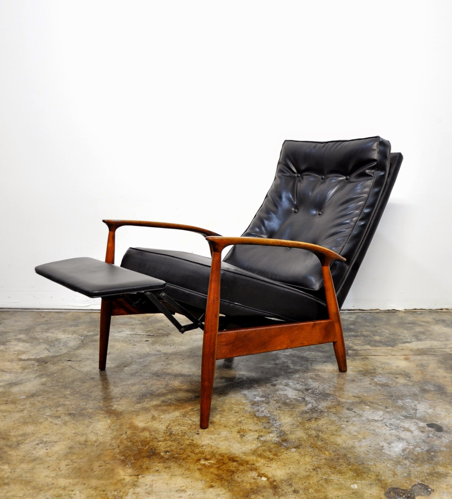 SELECT MODERN: Milo Baughman for Thayer Coggin, Inc. Recliner Lounge Chair