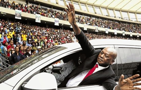 Senzo Meyiwa's Dad goes viral in South Africa for waving at sons Funeral
