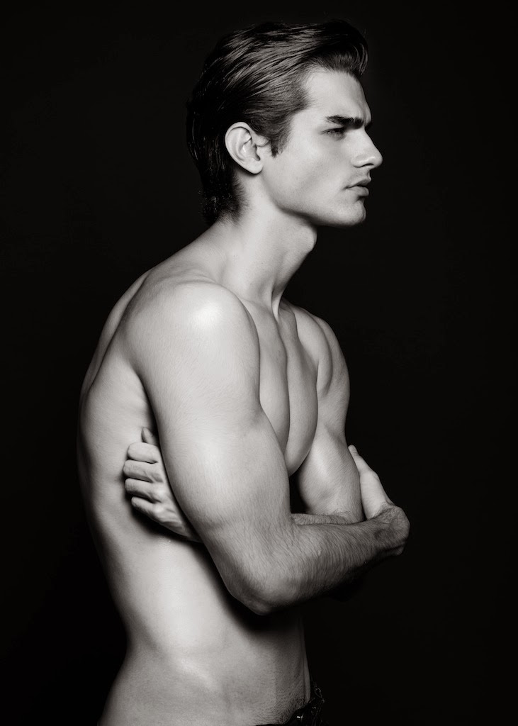 TIME MODEL INTERNATIONAL: New Pictures Giovanni Tosi by Wong Sim