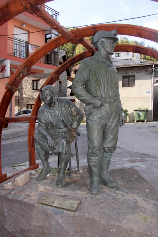Monumento a la familia minera. Cerredo, Degaña, Asturias MTI Blog