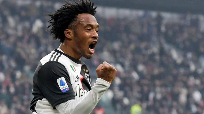 Đội hình ngôi sao tóc xù khuấy đảo bóng đá thế giới Đội hình ngôi sao tóc xù khuấy đảo bóng đá thế giới