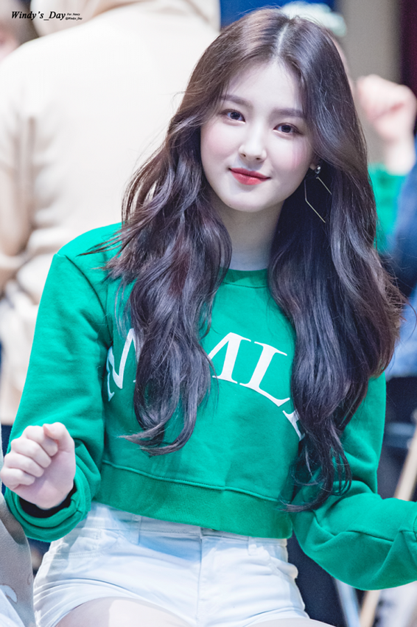 Nancy (MOMOLAND) bị lộ ảnh lúc đang thay đồ