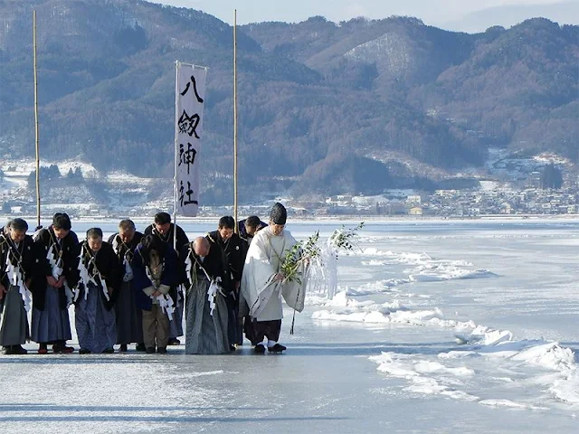 Riscaldamento Globale: le Prove dei Cambiamenti Climatici da un Lago in Giappone