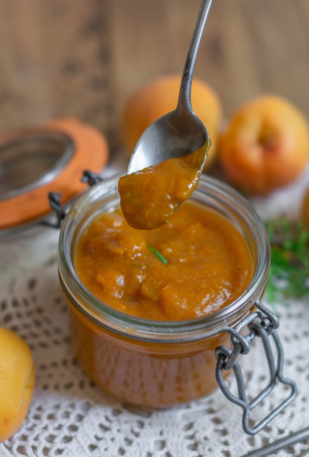 Compote d'abricots au romarin Rosenoisettes