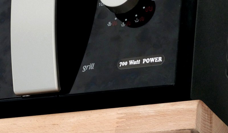 Etiketten, Siegel, Aufkleber ... : Ist SCHWARZ eine Farbe?