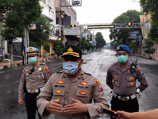 Antisipasi Penyebaran Virus Corona Tiga Jalur Menuju Alun Alun Kota Jember Ditutup Antisipasi Penyebaran Virus Corona Tiga Jalur Menuju Alun Alun Kota Jember Ditutup