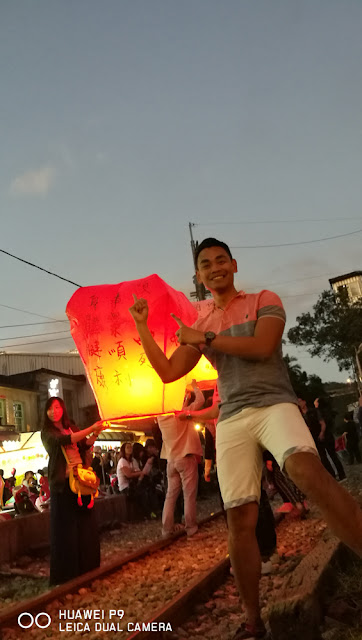 Mark Monta during Sky Lantern lighting and Floating Mark Monta during Sky Lantern lighting and Floating