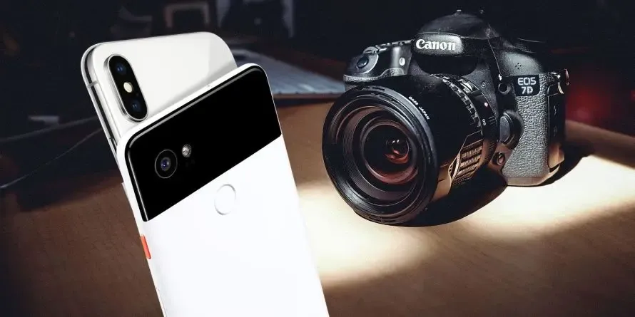 الفرق بين كاميرا الهاتف والكاميرا الاحترافية