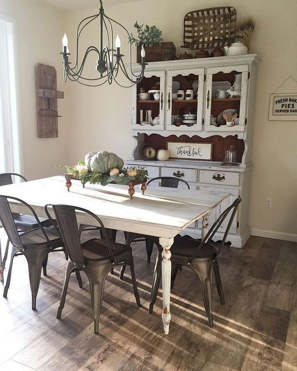 30+ Dining Room Hutch Decor Ideas Home Manggeng