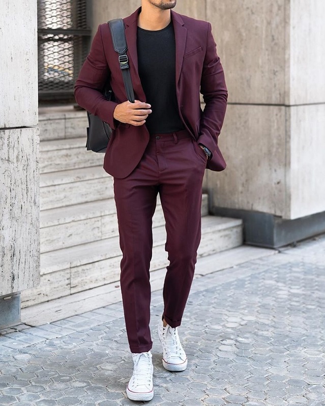 Men's Fashion Style Outfits Ideas Suit pair up with t shirt.