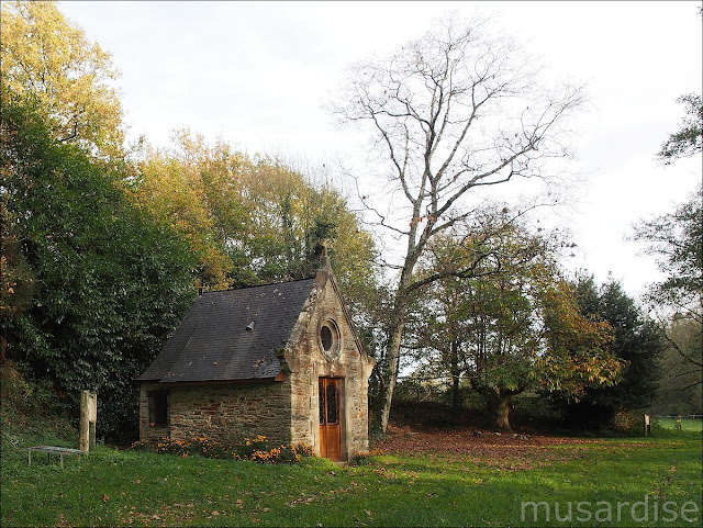 La Chapelle Saint-Melaine se situe sur la commune de La chapelle de Brain