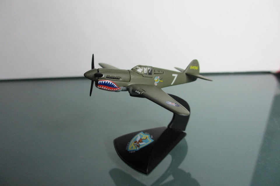 Johnny Lightning 1/144 P40E Warhawk Orange Markings DieCast JLML004