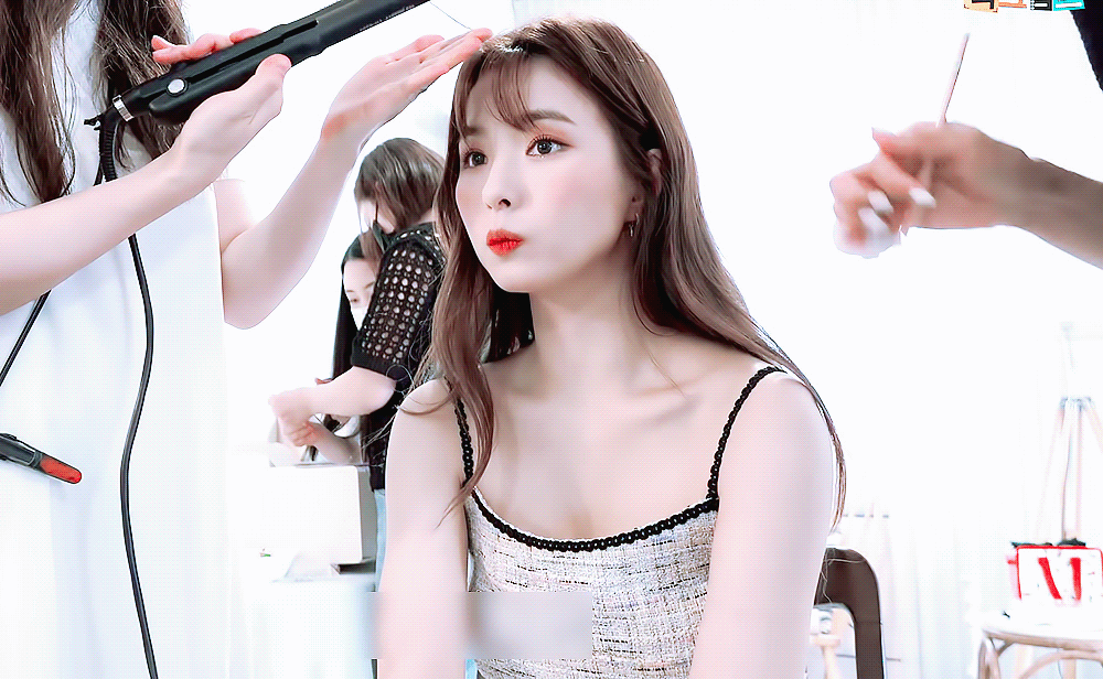 [연예] [움짤]         바닐라코 광고찍는 신세경 미모 ㄷㄷ. -  와이드섬