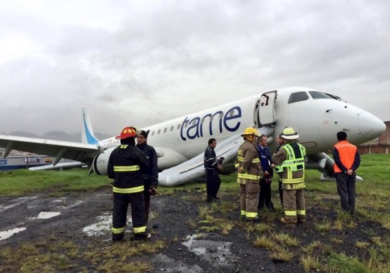 Un avión de Tame se salió de la pista del aeropuerto de Cuenca