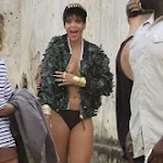 El Topless De Rihanna En La Grabación De Una Sesión Para "Vogue": Foto 10