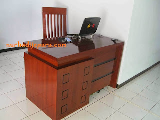 meja direktur minimalis meja kantor. meja buat bos minimalis, meja  kerja.meja kerja kayu jati.meja kera minimalis unik.3 jt ama kursinya