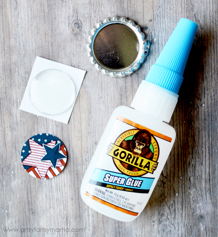 DIY Patriotic Bottlecap Tutorial at artsyfartsymama.com