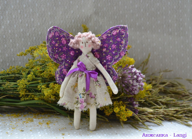 Бабочка, бабочка по небу летит... Бабочка, бабочка по небу летит...