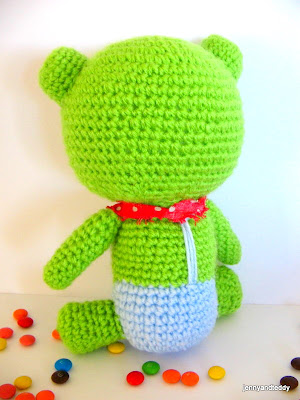 easy crochet frog pattern.
