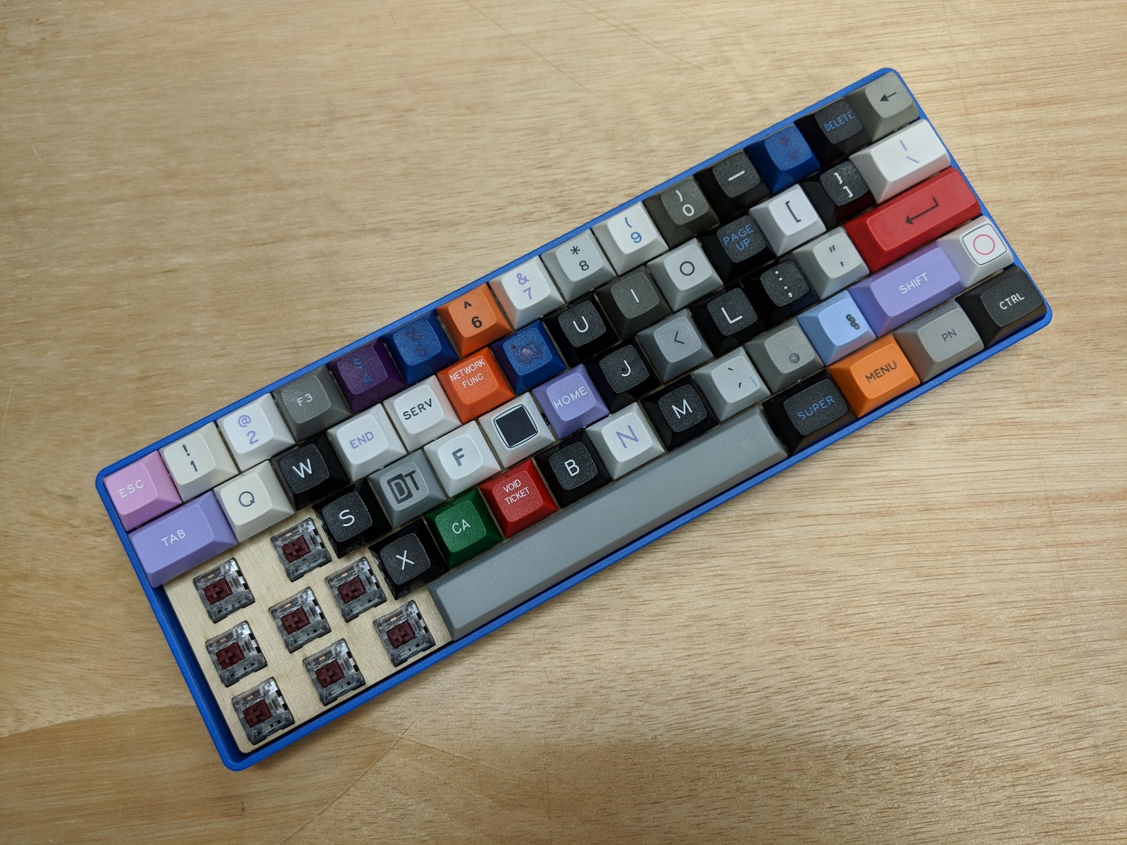 40 Keyboards Wood Plate 60