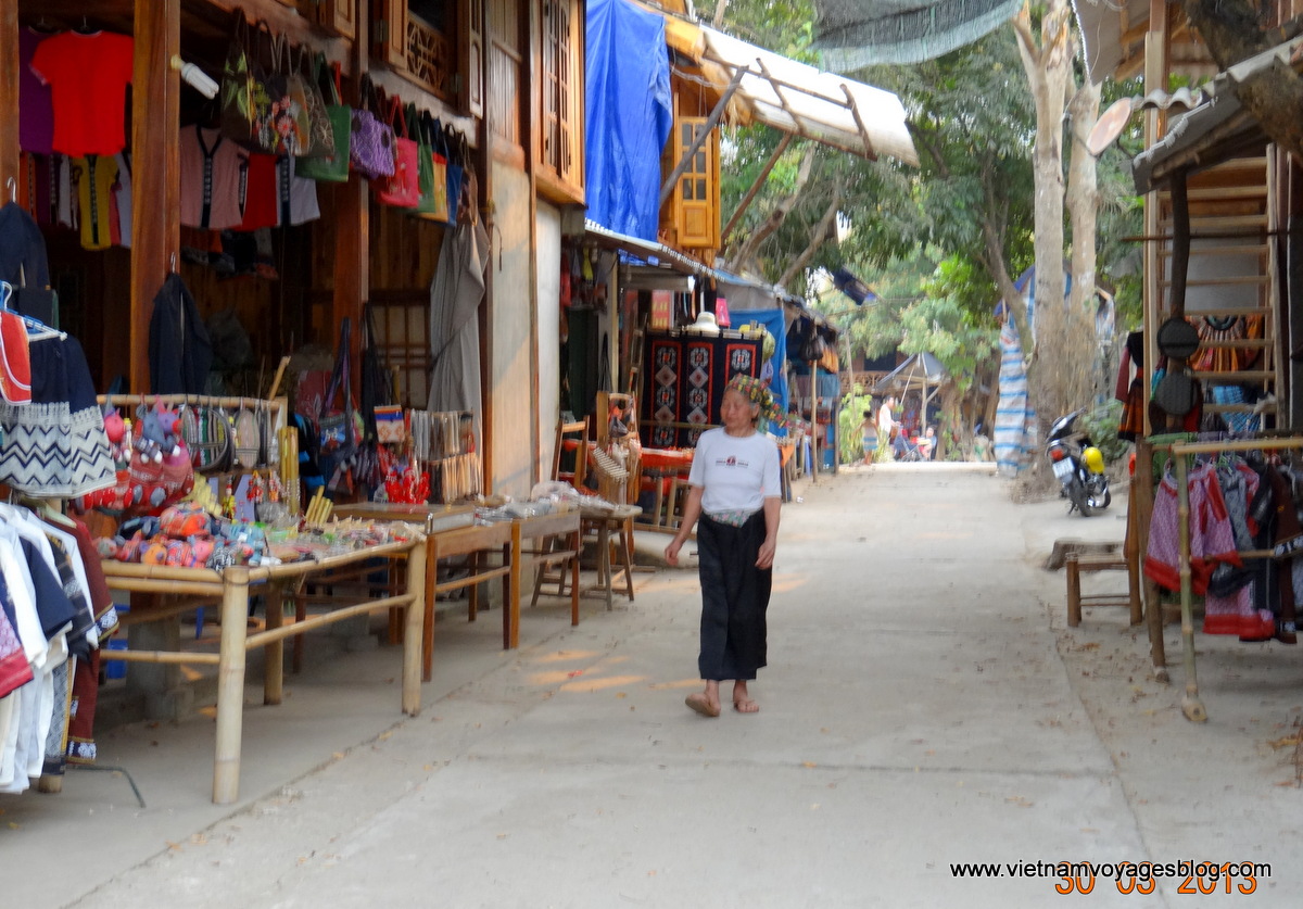 Tham quan du lịch bản người thái Pom Coong ở Mai Châu