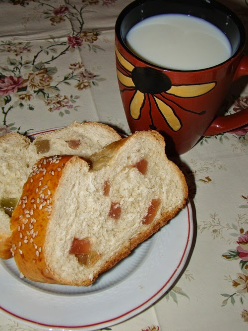 Cozonac pufos de post, cu rahat