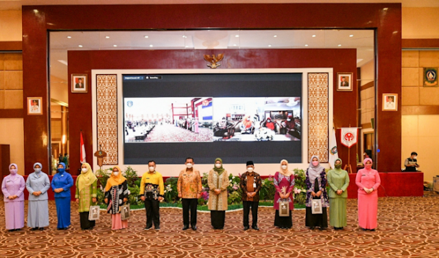 Pengurus Dekranasda Provinsi Kepri dan Pengurus Dekranasda Kabupaten/ Kota Masa Bhakti 2021-2024 Dilantik Sekaligus Gelar Musda Pengurus Dekranasda Provinsi Kepri dan Pengurus Dekranasda Kabupaten/ Kota Masa Bhakti 2021-2024 Dilantik Sekaligus Gelar Musda