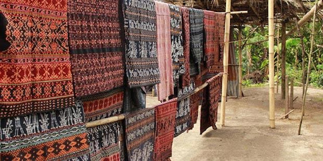Традиционный текстиль и орнамент острова Сумба в Индонезии