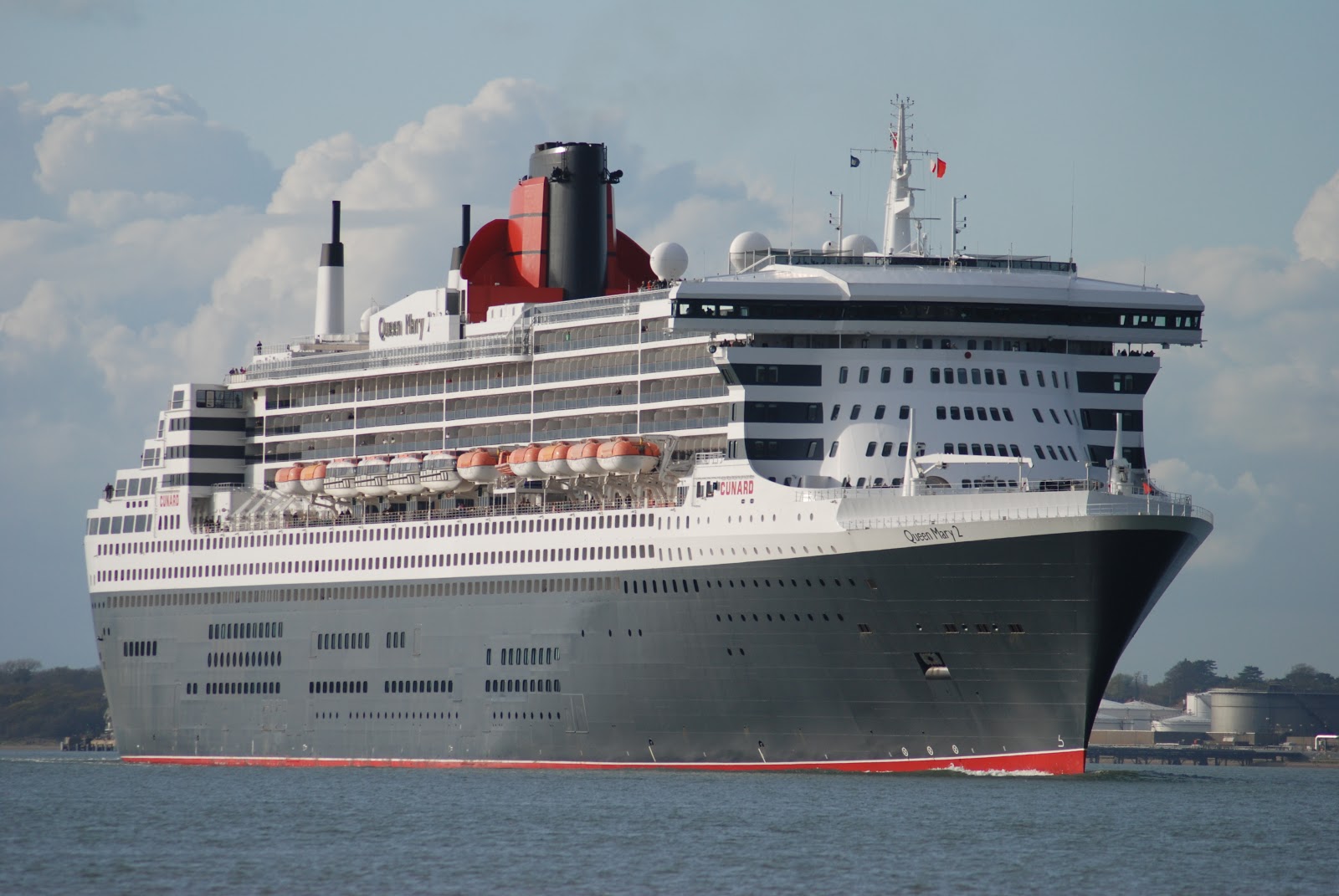 "QUEEN MARY 2" yesterday at Southampton