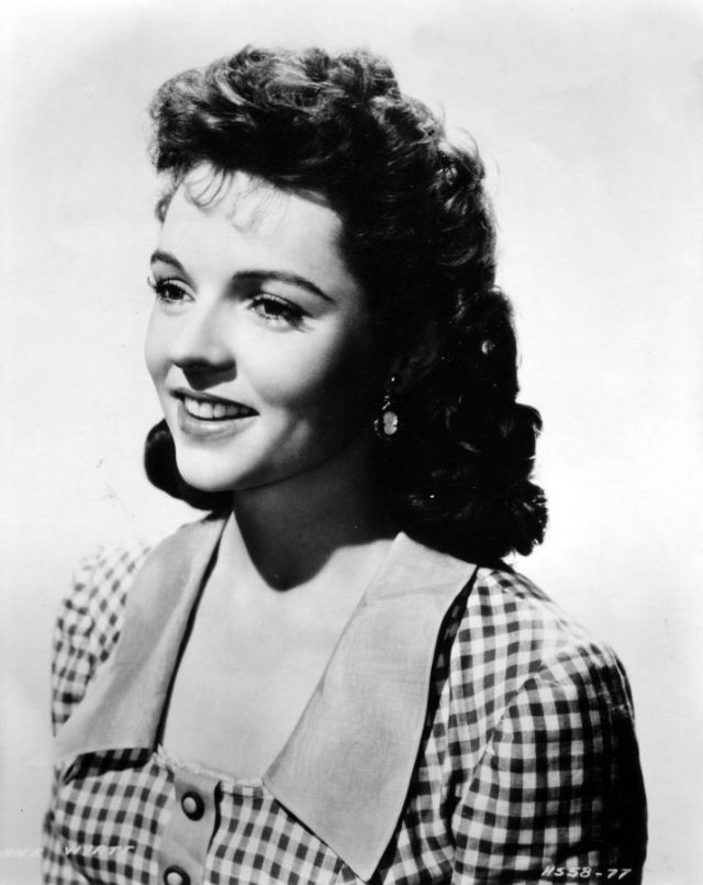 30 Beautiful Photos of Jane Wyatt in the 1930s and ’40s ~ Vintage Everyday