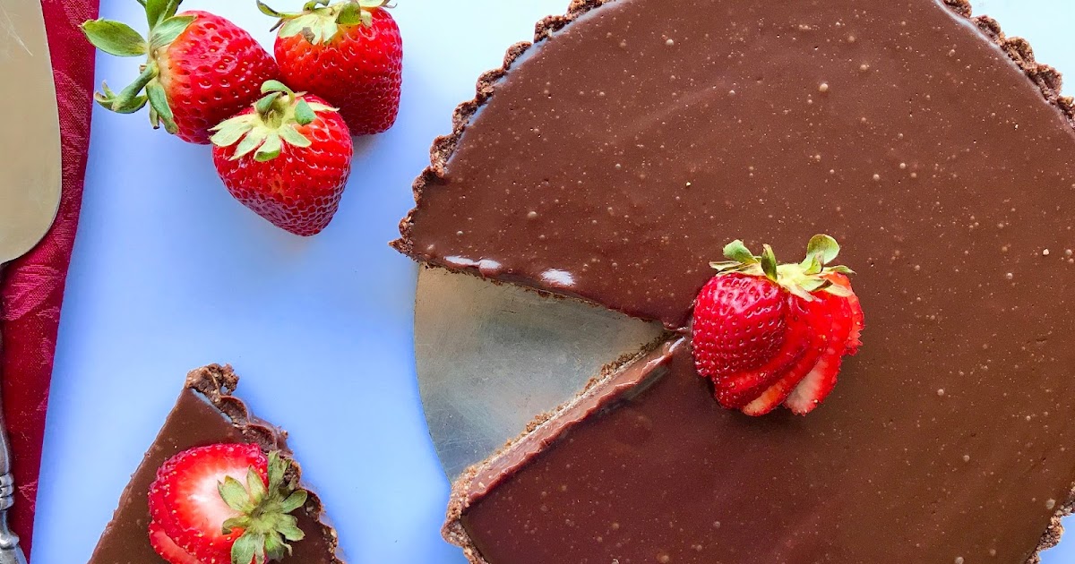 Chocolate Strawberry Tart (gluten-free, no-bake)