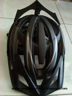 Jual Aksesoris, Perlengkapan dan Peralatan Bersepeda: Helm