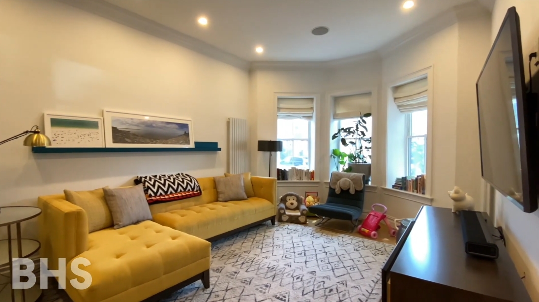 18 Photos vs. 75 Sterling St, Brooklyn Interior Design Luxury Townhouse Tour