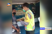 Viral, Oknum Polisi Di Jombang Diduga Pungli Pengendara Mobil